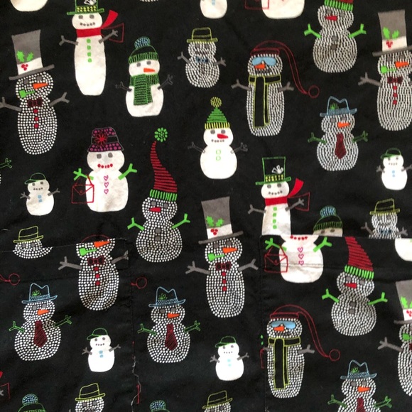 ▪️Snowman Scrub Top▪️ - Picture 4 of 4
